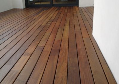 Suelo de madera IPE para la terraza